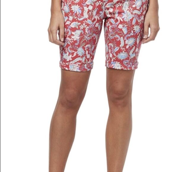 GLORIA VANDERBILT WOMENS City Shorts Color: Calm Coral - Milonga Paisleys - Picture 2 of 10